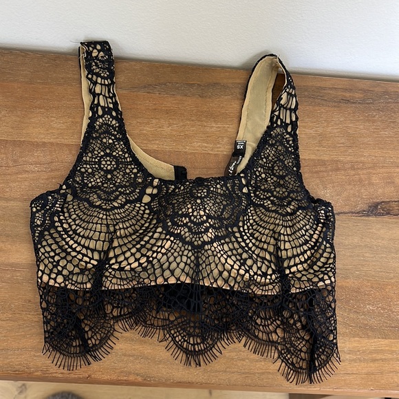 For love and lemons bralette. NWT. Black lace. XS - Picture 5 of 5